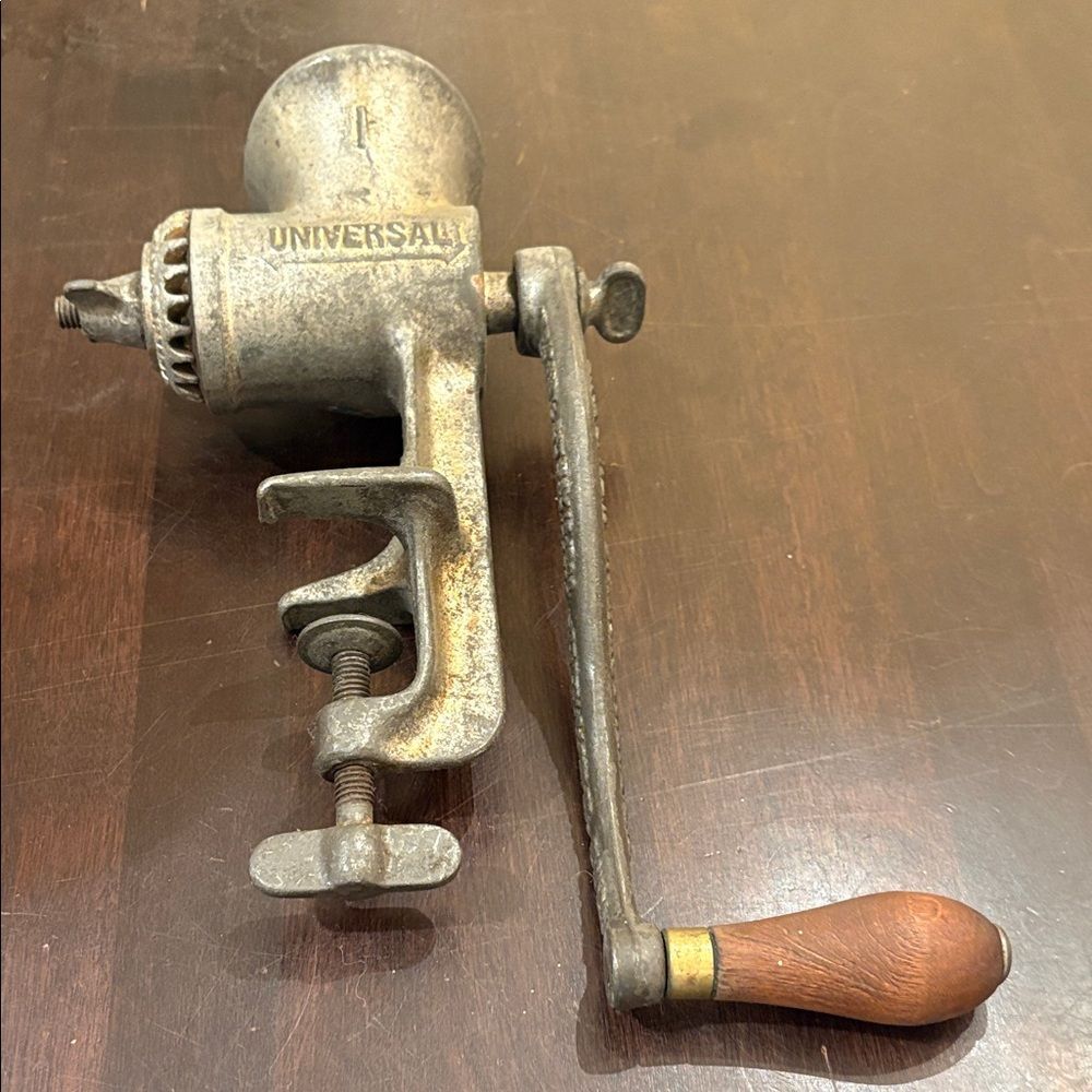 Universal Rustic Silver Metal Grinder